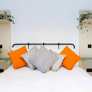 Apartment The Plywood Flat, Modern Style In A Traditional Tenement Edinburgh